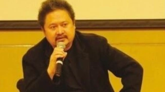 如何看待張?jiān)髌返霓D(zhuǎn)型以及作品質(zhì)量？