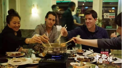 既暖胃又暖心，《中國餐館》找到了美食紀錄片另一種打開方式
