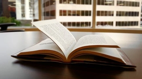 仲裁裁決被法院裁定不予執(zhí)行，未決糾紛應(yīng)如何處理？