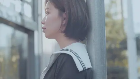 那女孩對(duì)我說