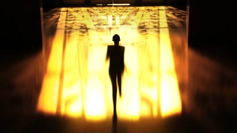 圣羅蘭「SELF」系列05《上海之夜》