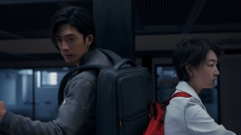 Samsonite“井柏然&周冬雨動作短片——THE NEXT”