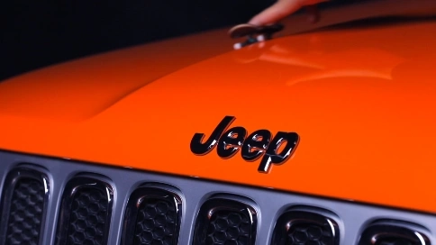Jeep自由俠用獨(dú)特的方式擁抱