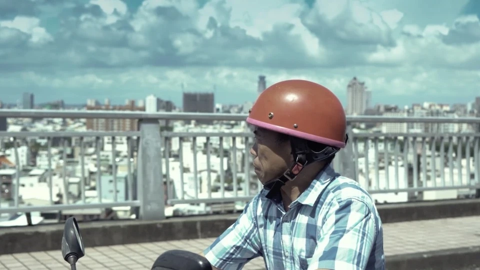 《背骨灰的人》| 头条寻人公益短片