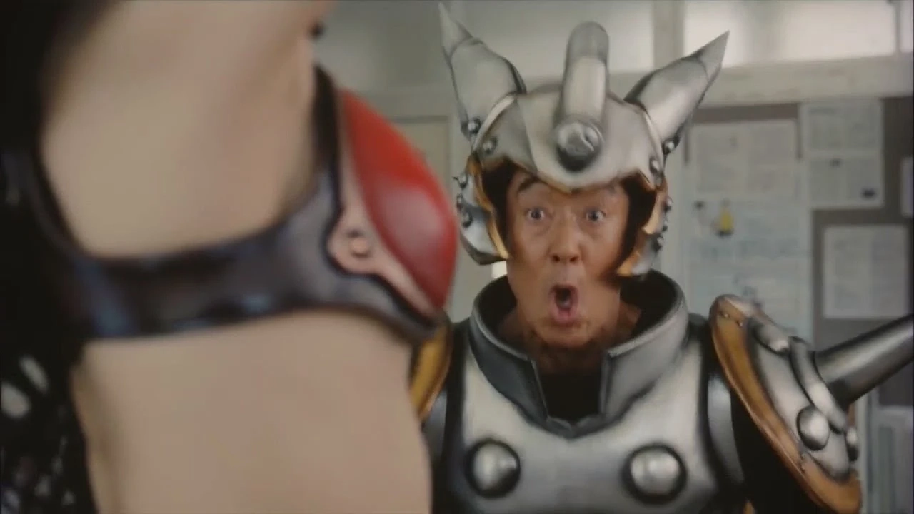 【日本CM】壇蜜保健老師讓熱血教師山下真司流鼻血只為手遊賣廣告！