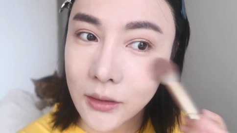 短視頻美妝博主視頻剪輯