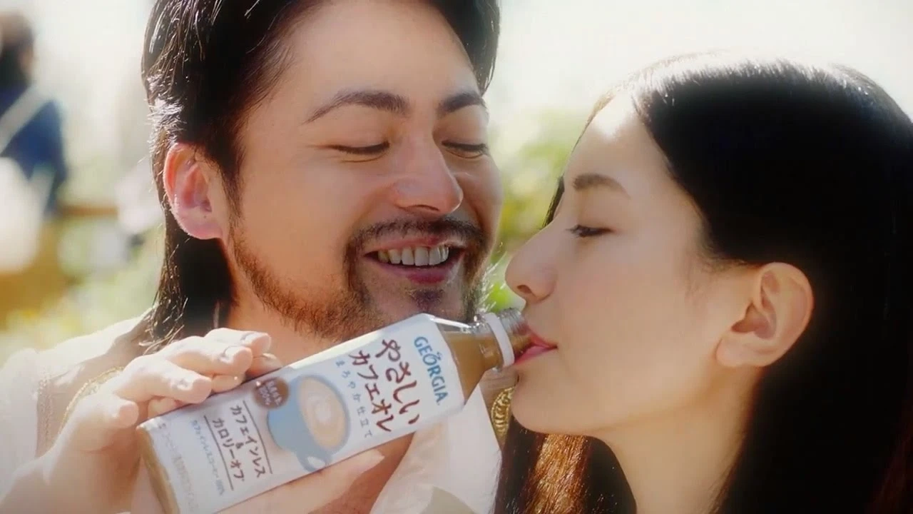 【日本CM】山田孝之以奇怪舞蹈高潮樣子感動喝咖啡女生