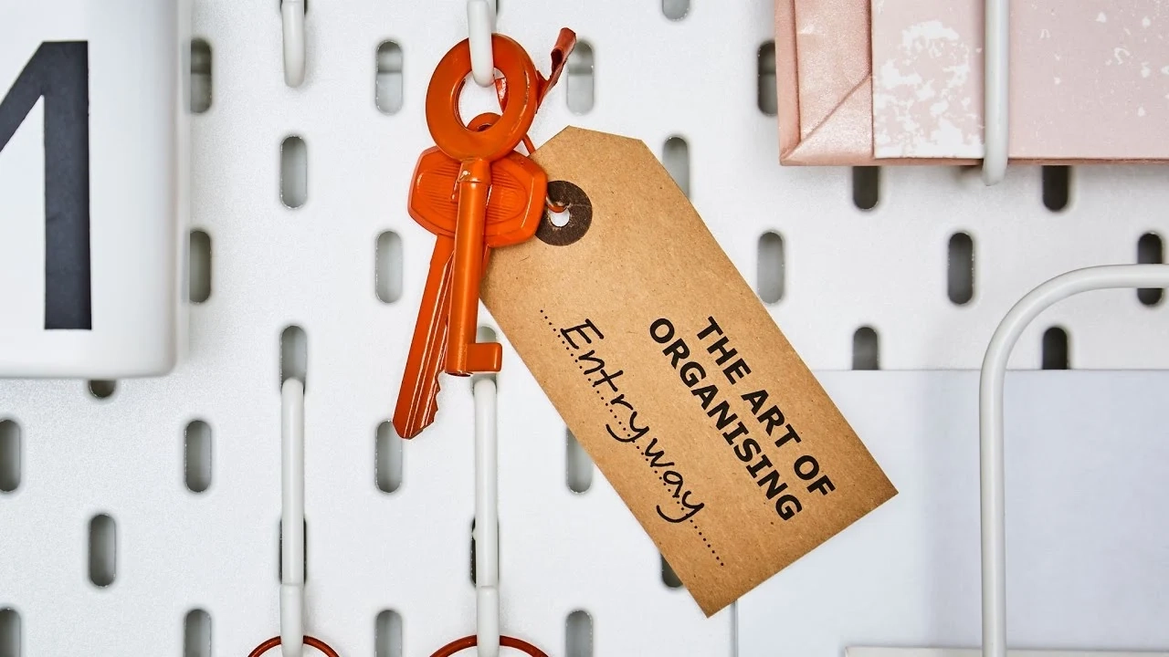 The art of organising: An entryway