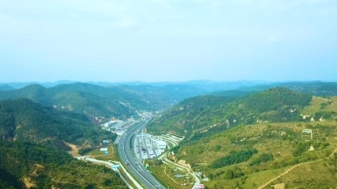 廣告宣傳——萬花度假村