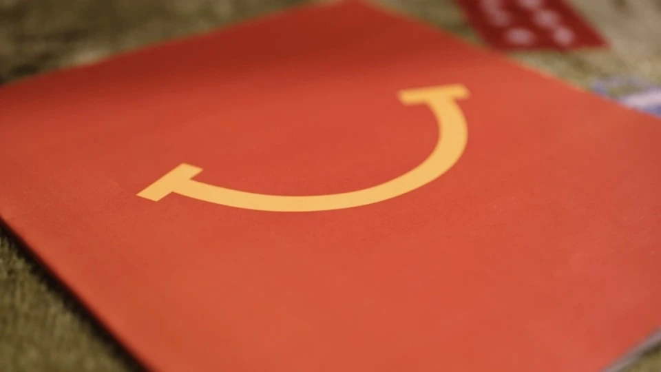 麦当劳开心乐园餐广告