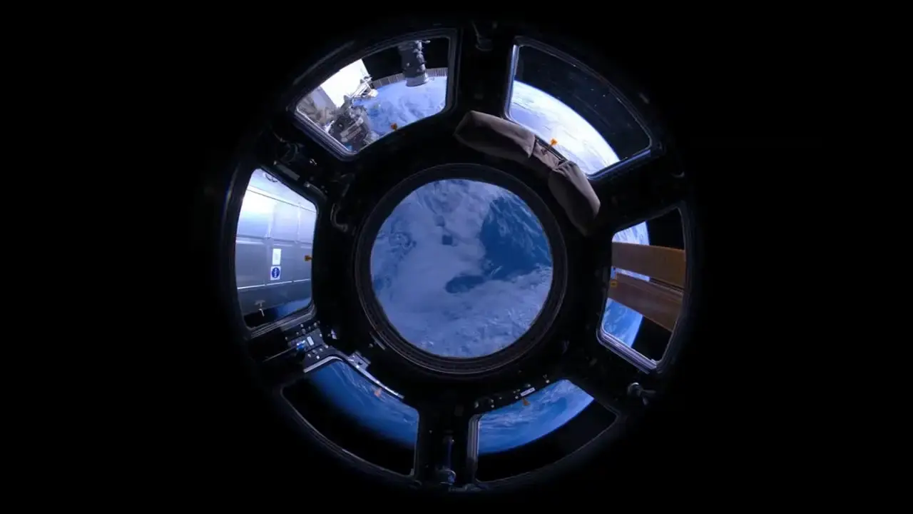 从太空俯瞰地球的壮丽景色