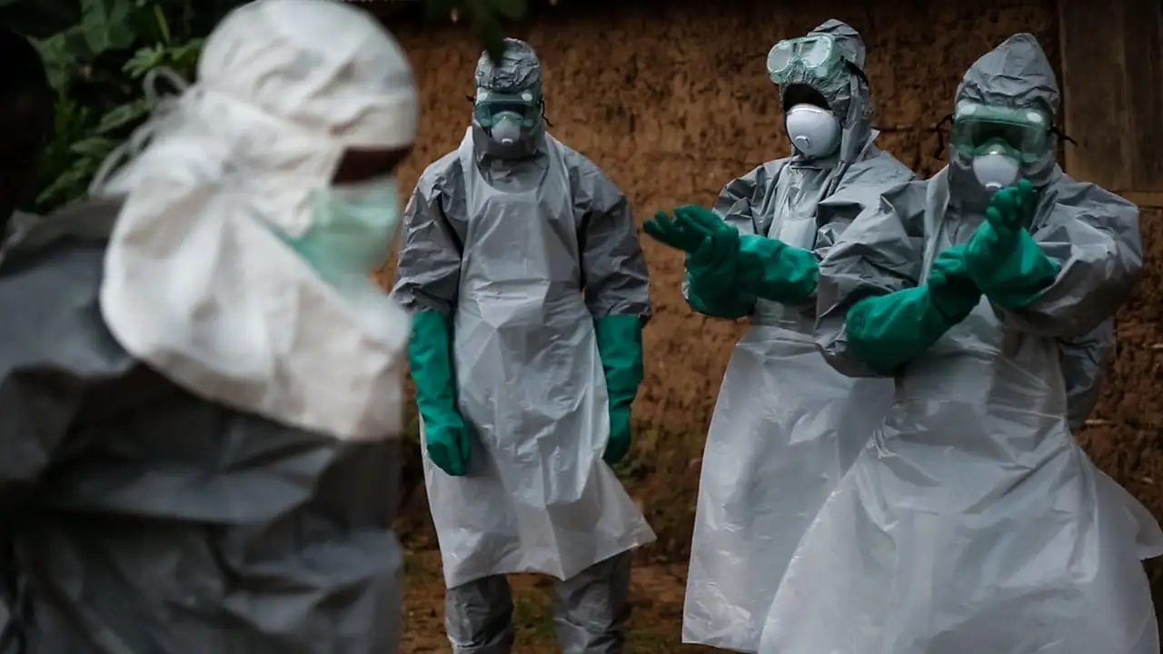 埃博拉的埋葬男孩