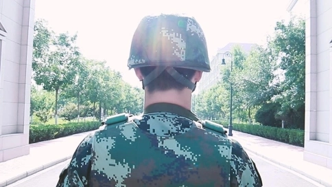 聚是一團(tuán)火，散作滿(mǎn)天星。《我畢業(yè)于中國(guó)軍?！?>
									<div   id=