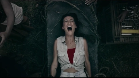 《本人之死》MaggieQ恐怖片預(yù)告