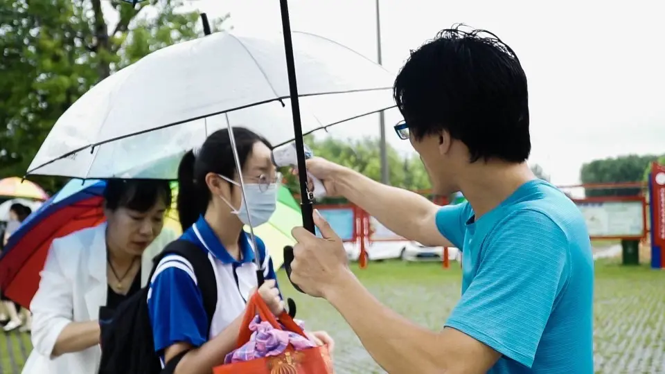 承载梦想走进校园 自信满满奔向明天--莱西二中2020级新生入学