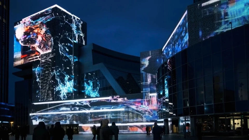 快看！油画会“奔跑”，像素墙能建成“数字乌托邦”