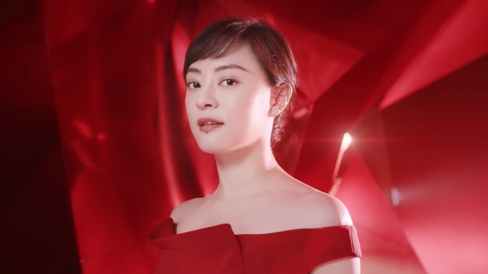 珀莱雅红宝石精华 孙俪