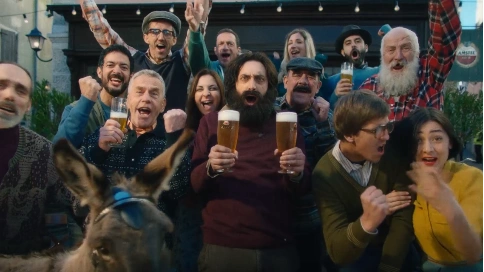 Amstel啤酒广告，为了一杯酒，等了十年！