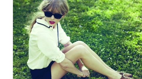 Taylar Swift和keshi  一起享受summer