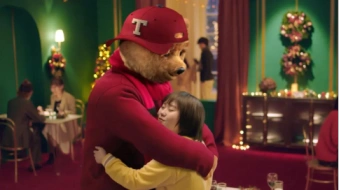 今年圣诞节，来一个真正的熊抱吧