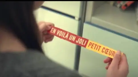 法国超市无声告白广告《爱的标签》