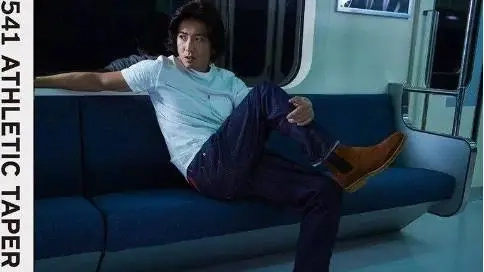 Levi's “神仙組合”廣告：竇靖童和木村拓哉地鐵斗舞
