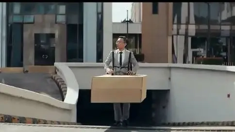 汽車就是一個(gè)鐵盒子