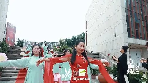 錦帛旗袍走秀