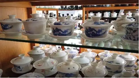 喝茶小白养成记第7期：一起去茶城挑选泡普洱茶的盖碗