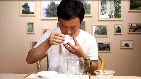 喝茶小白養(yǎng)成記第11期：普洱茶“七種武器香”的感受
