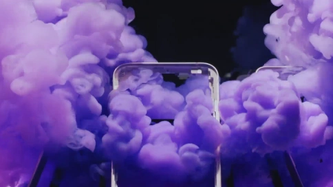 iPhone12紫色广告：Mmmmm, purple 