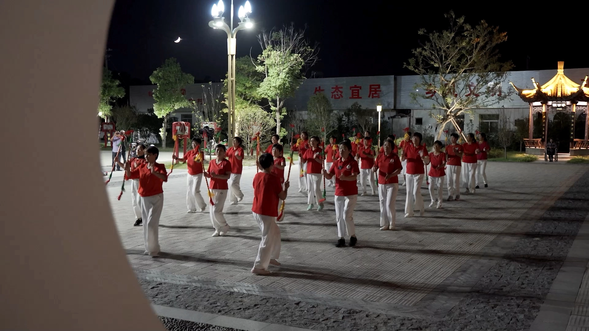 幸福小村快乐人生