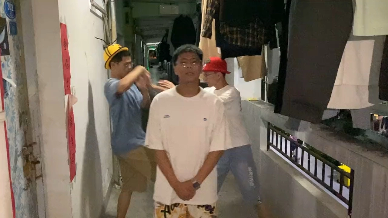 搞笑