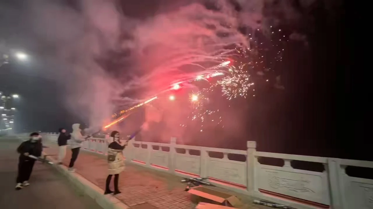 接下來(lái)就是元旦，過(guò)年，和好久不見(jiàn)的我們！