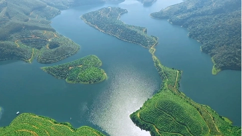 右江區(qū)汪甸瑤族鄉(xiāng)兩琶村心島風景