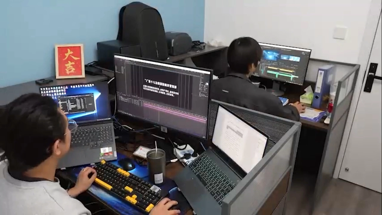 加班剪輯中