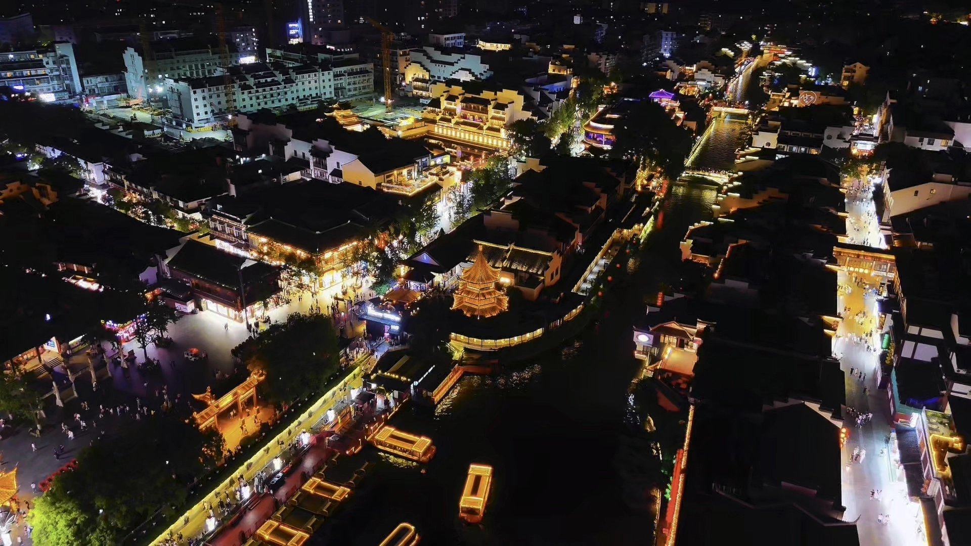 夜泊秦淮近酒家