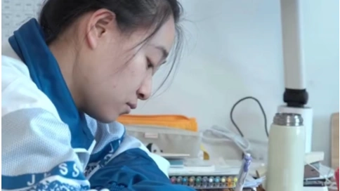 孩子考個好成績,多虧了這本叫《母題清單》的教輔書