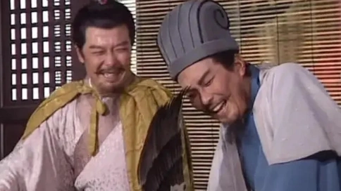 墓草青青桂木苍，二千年尚发幽香。为君尽瘁酬三顾，辜负南阳旧草堂