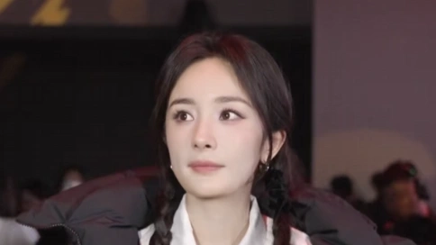 FILA代言人杨幂-看秀穿搭