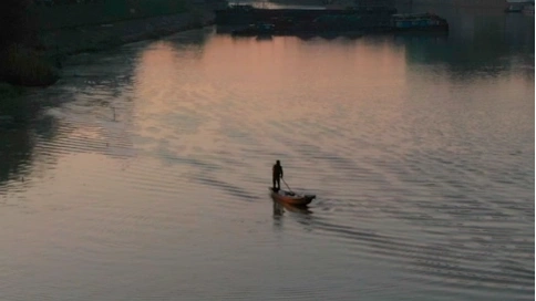 13运河上的撑船人